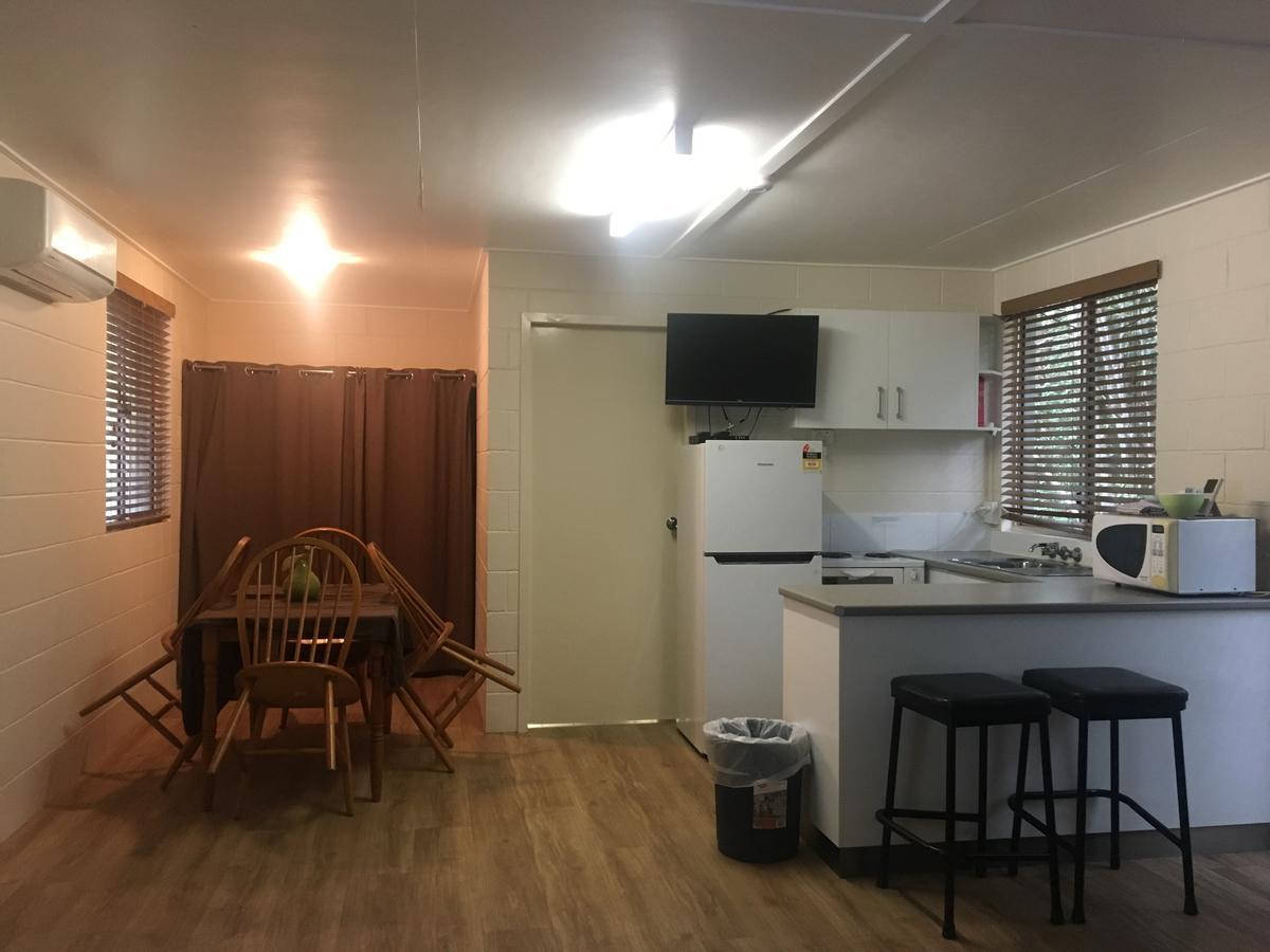 Mapleton Cabins & Caravan Park エクステリア 写真